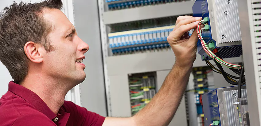 Offshore and Petroleum Facility Electrician in Galloway